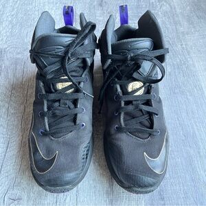 Nike LeBron 13 Pot of Gold Size UK 5 / EU 38.5 / US 6 Youth